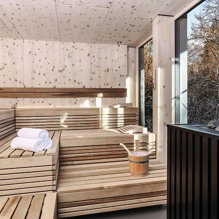 Ξενοδοχείο Romantik Schweizerhof & 4*