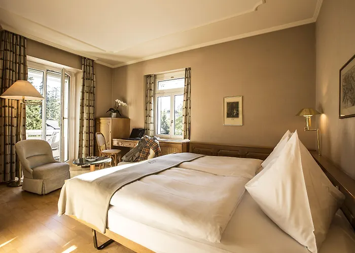 Otel Romantik Schweizerhof & Flims