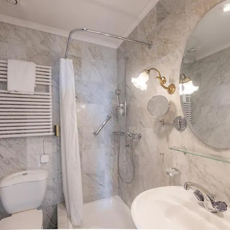 Romantik Schweizerhof & Szálloda 4*
