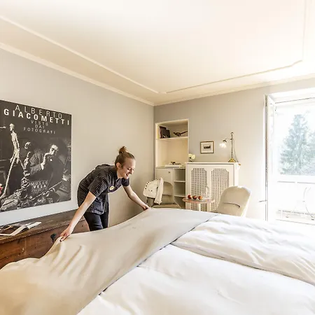 Romantik Schweizerhof & フリムス