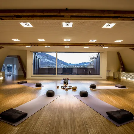 Romantik Schweizerhof & ホテル