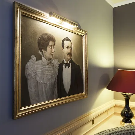 Romantik Schweizerhof & ホテル