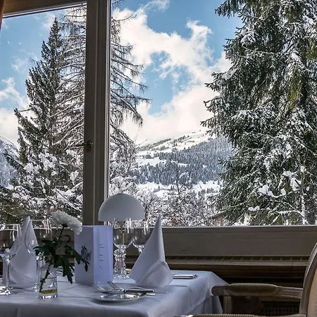 Romantik Schweizerhof & フリムス